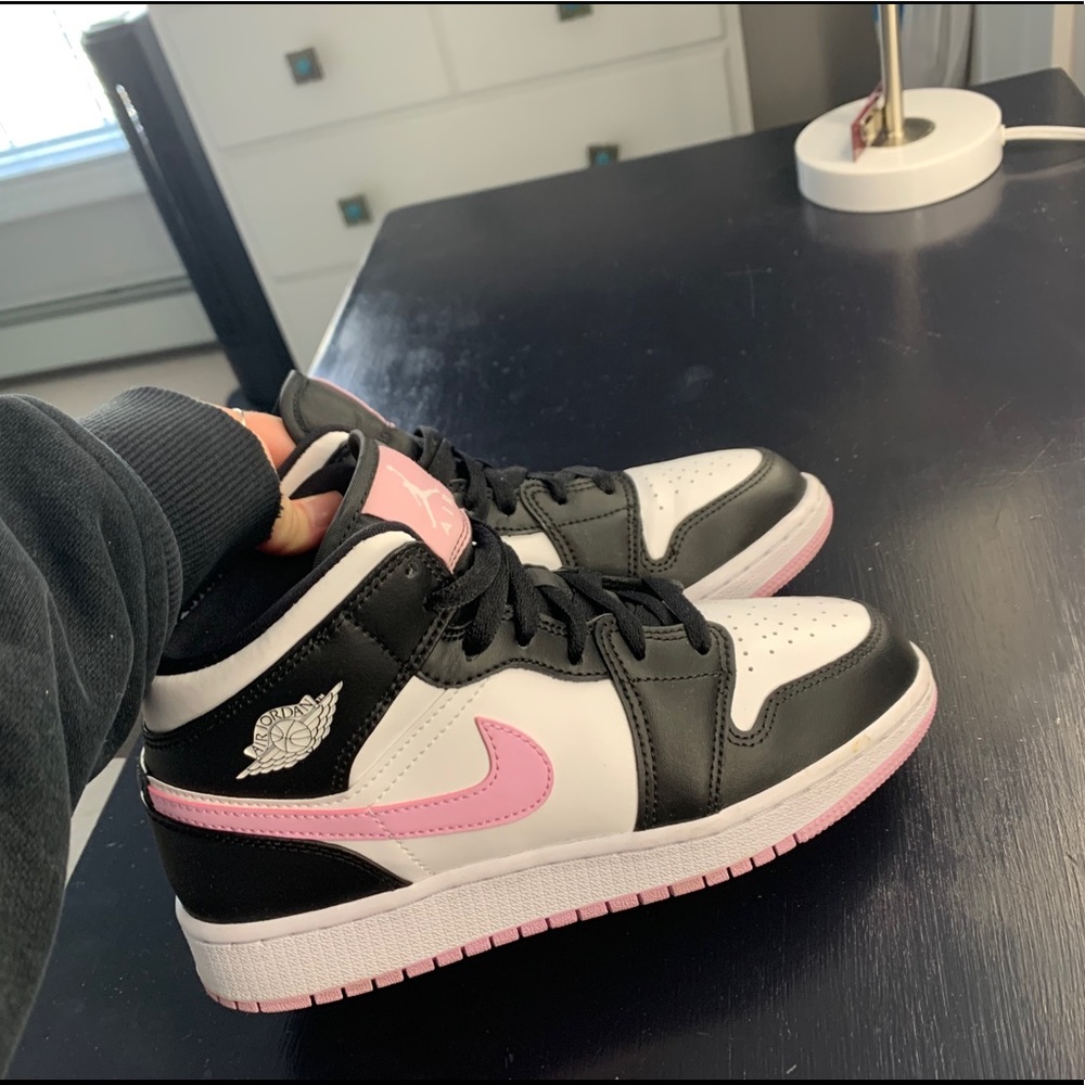 Artic pink jordan one mids